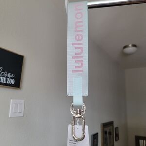🍋 Lululemon Never Lost Keychain *NWT* Cyan Blue/Meadowsweet Pink